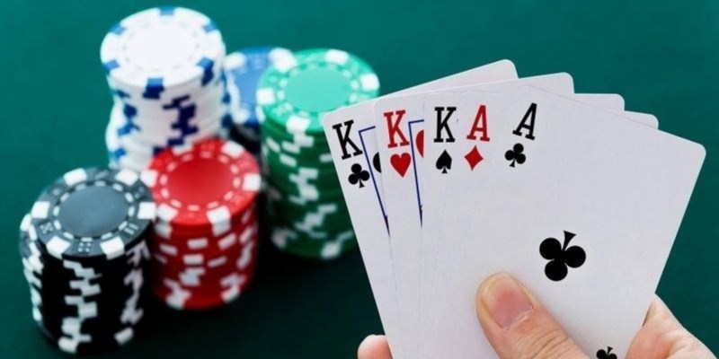 Mẹo chơi bài liêng bao gồm cách xếp bài và xác định độ mạnh yếu của các lá bài để tăng cơ hội chiến thắng.