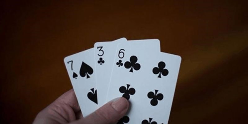 Cách đánh thắng bài 3 lá bao gồm việc chơi một cách thông minh, tính toán các khả năng và lựa chọn chiến thuật phù hợp để đạt được lợi thế trong trò chơi.