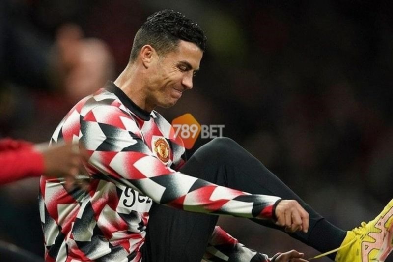 Ronaldo phản đối khi bị loại ra khỏi đội Manchester United.