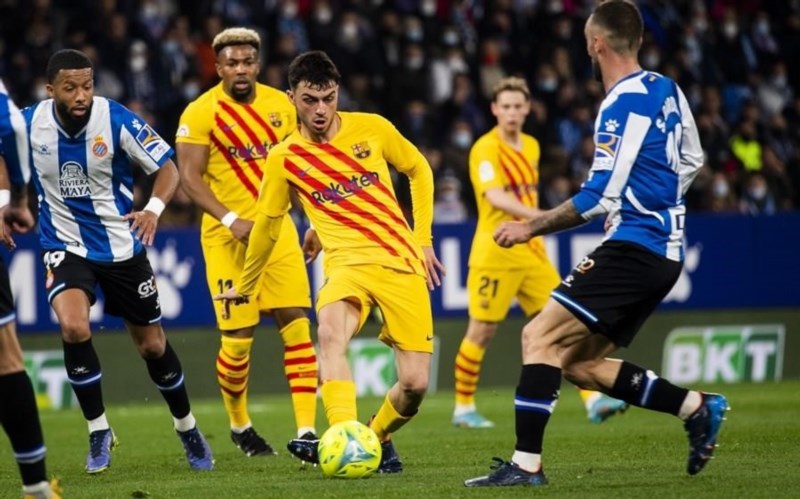 Soi kèo trận đấu giữa Barcelona và Espanyol để đánh giá cơ hội chiến thắng của hai đội, nhằm cung cấp thông tin cho người hâm mộ và nhà cái.